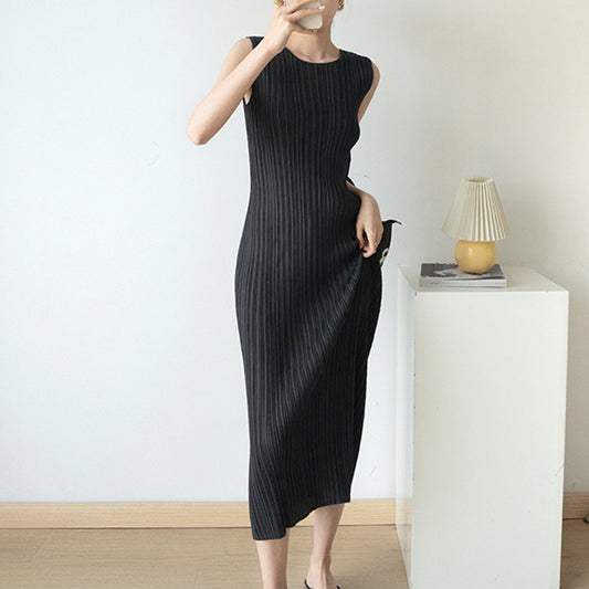 2025 sleeveless dress women's long new product thin fashion slim hip wrap long dress versatile pleated primer skirt