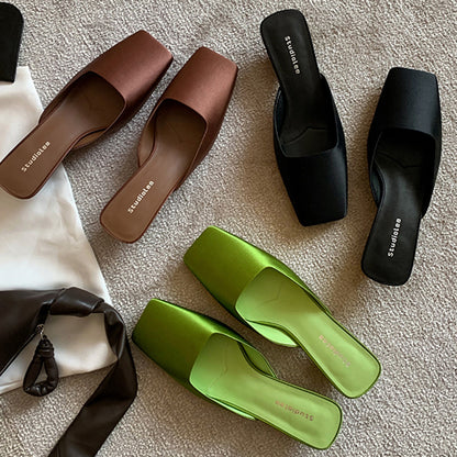2025 Sheepskin version~ Grape mother, the same  square head, light mouth, silk satin triangle and high-end Muller sandals