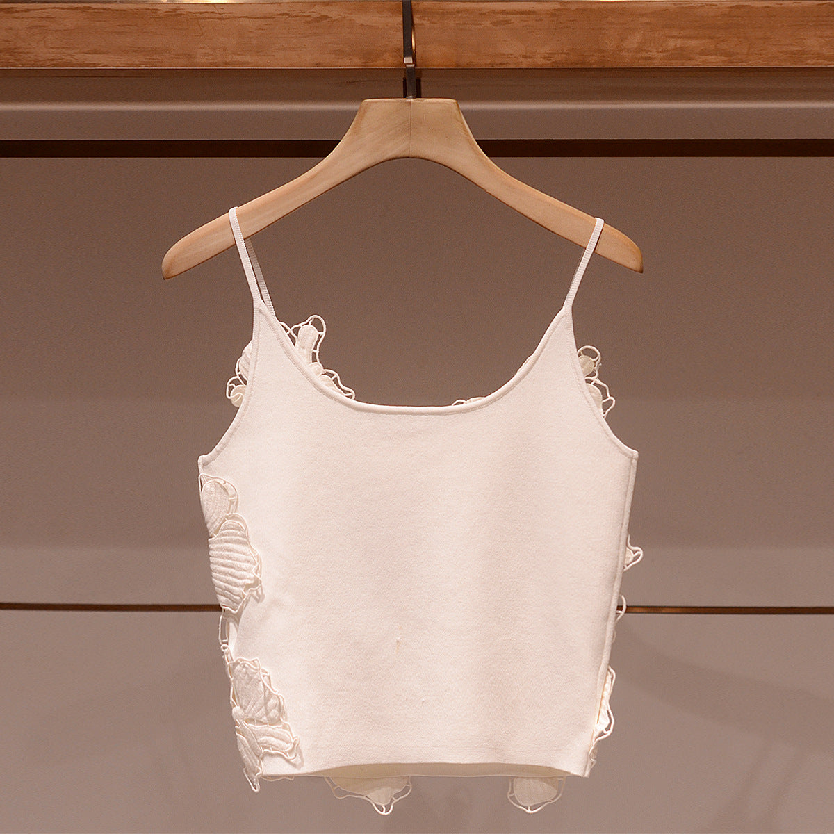 2025 Heavy industry embroidered three-dimensional flower knitted sweater  summer new celebrity style sling vest top women