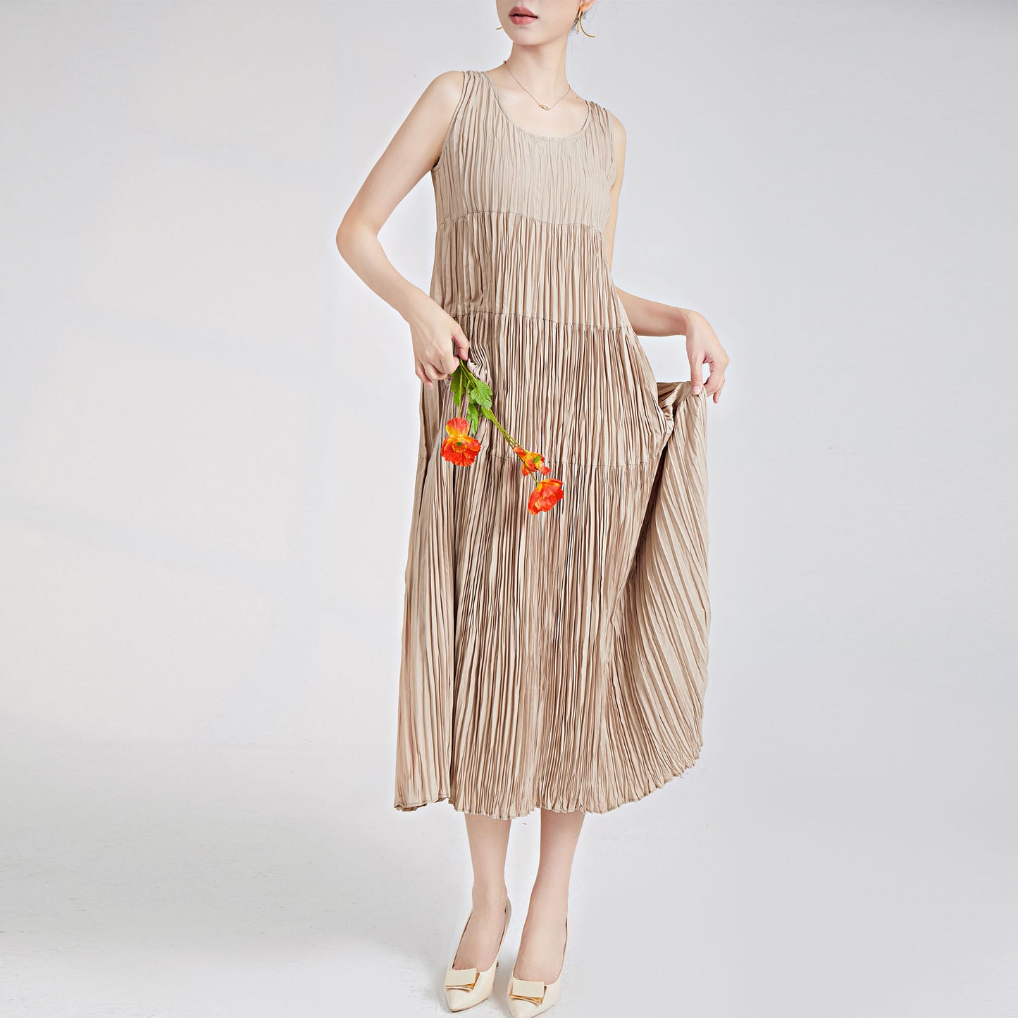 2025 Women's summer dress round neck sleeveless loose drape medium and long a-shaped skirt elegant dress skirt pleated skirt
