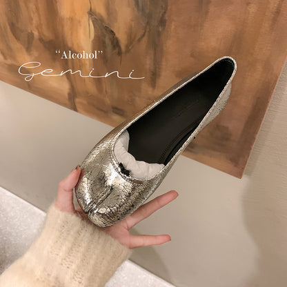 2025 Cowhide version~ 2025 new shoes of the same style, genuine leather pig's trotters, split-toed shoes, personalized shallow mouth flat-soled loafers, women's single shoes