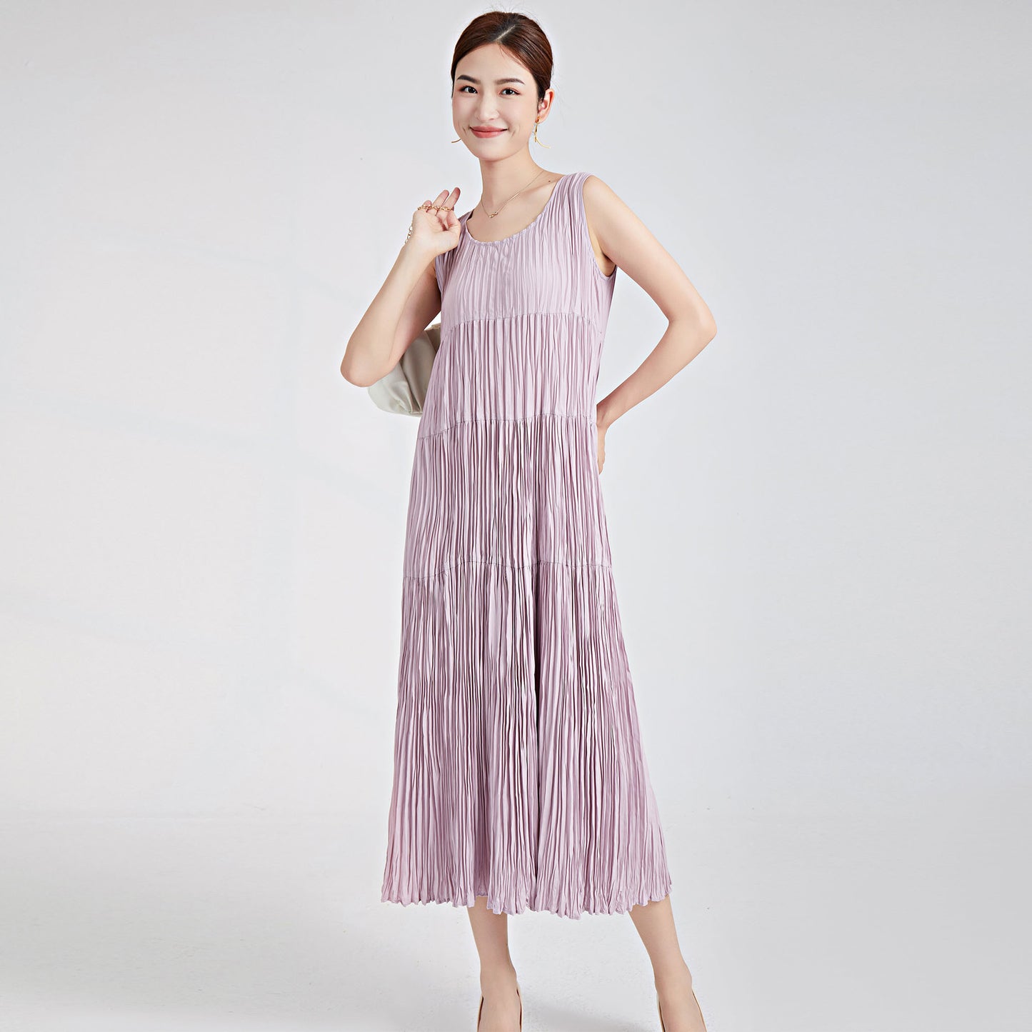 2025 Women's summer dress round neck sleeveless loose drape medium and long a-shaped skirt elegant dress skirt pleated skirt