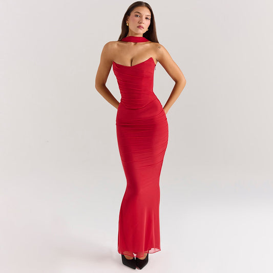 2025 style New popular autumn and winter fashion new tube top strap-on neck high waist slim-fitting hip skirt set