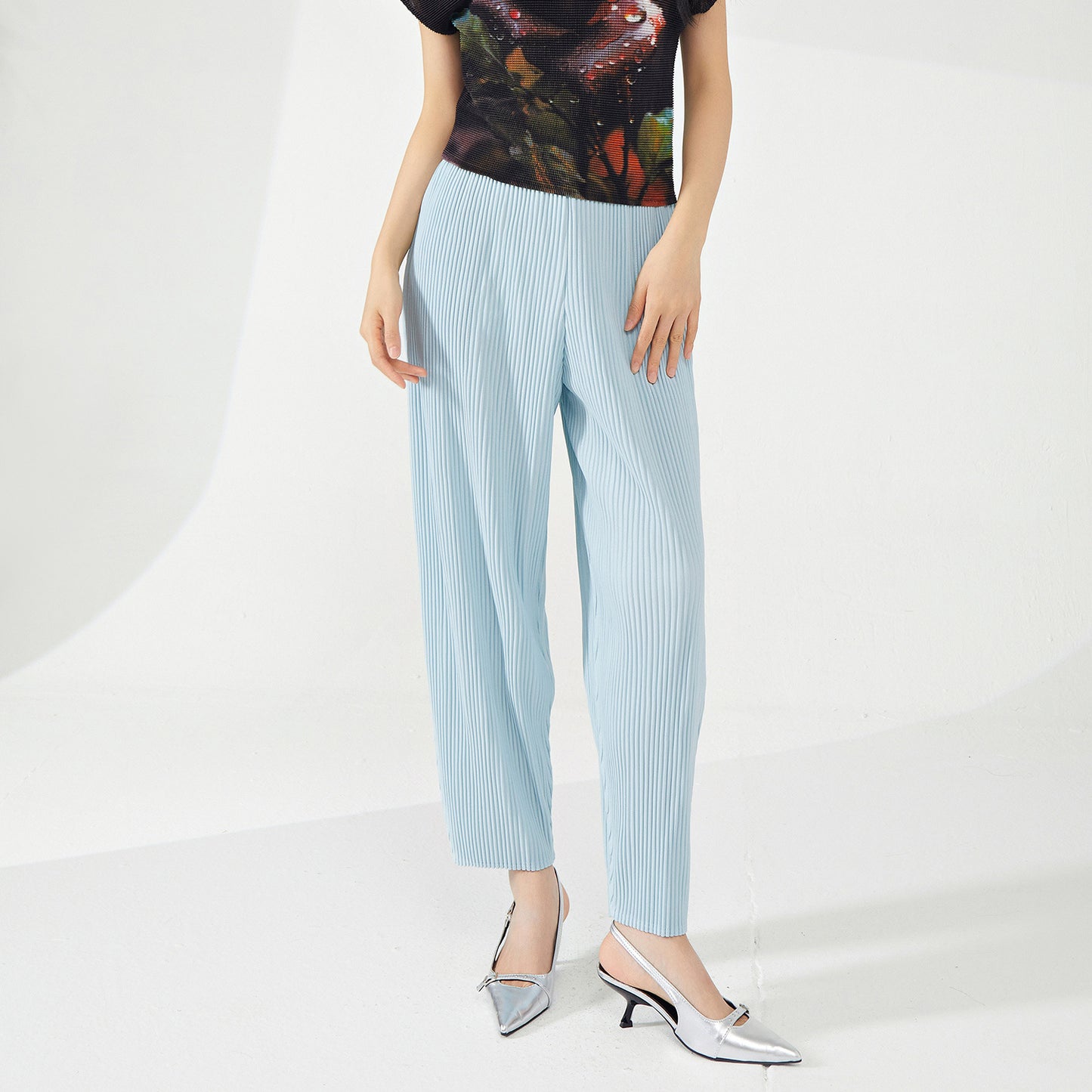 2025 counter pants women's spring and autumn high-end fashion versatile nine-point pants thick pleated casual Harlan pants Popular style