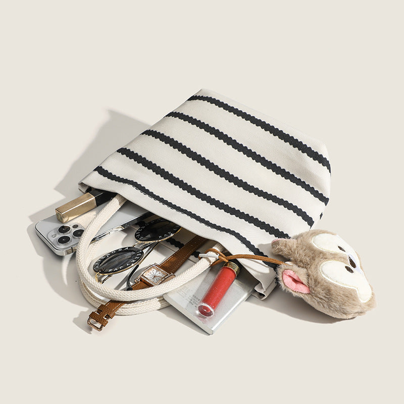 2025 Fashion women's bag  new women's hand grab hollow envelope bag chain women's single shoulder oblique span women's bag Popular trade