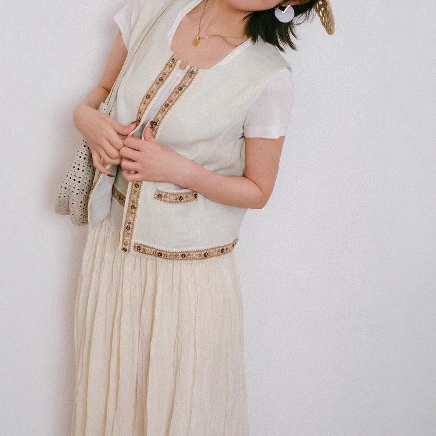 2025 Ethnic style vacation heavy industry bead weaving lace vest + natural pleated skirt set
