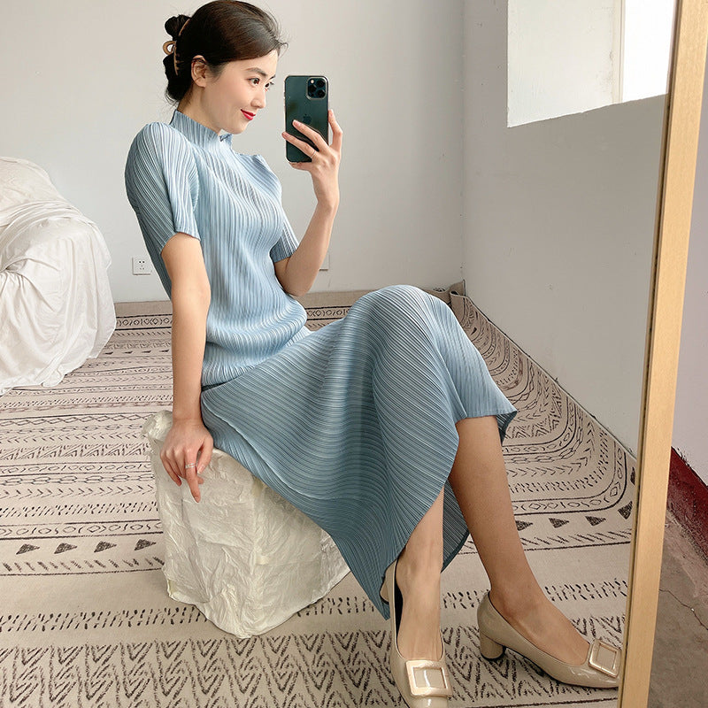 2025 hot-selling pleated dress women's short-sleeved long skirt summer new temperament high elasticity and thin medium and long skirt