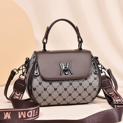 Autumn and winter high-end bag women's  new handbag light luxury fashion shoulder messenger bag Popular style small square bag