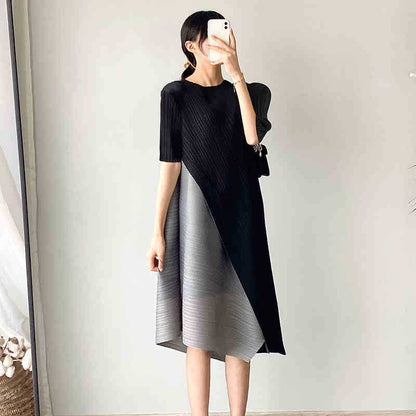 2025 hot-selling dress, high-end sense, light luxury, textured, fashionable, contrasting colors, loose large-size pleated a-word skirt tide