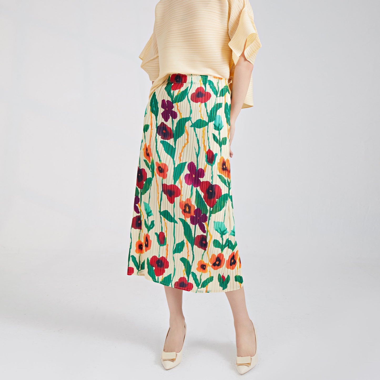 2025 Folded skirt women's hip skirt summer new Xiaohongshu hot sale retro Mizhai straight skirt