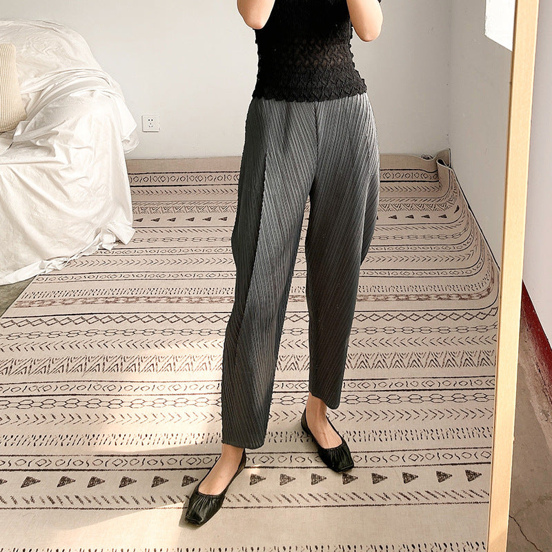 2025 pants dad pants women's pleated Harlan pants summer new loose grandma pants casual high-waisted nine-point pants look thin