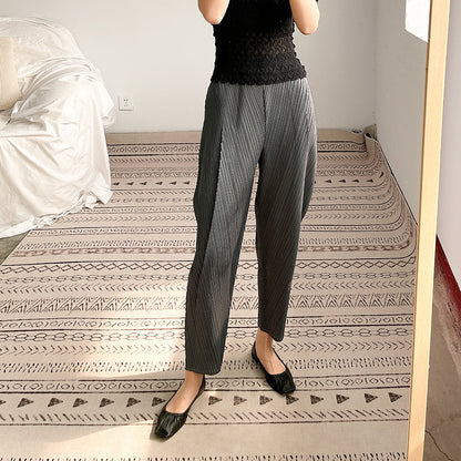 2025 pants dad pants women's pleated Harlan pants summer new loose grandma pants casual high-waisted nine-point pants look thin