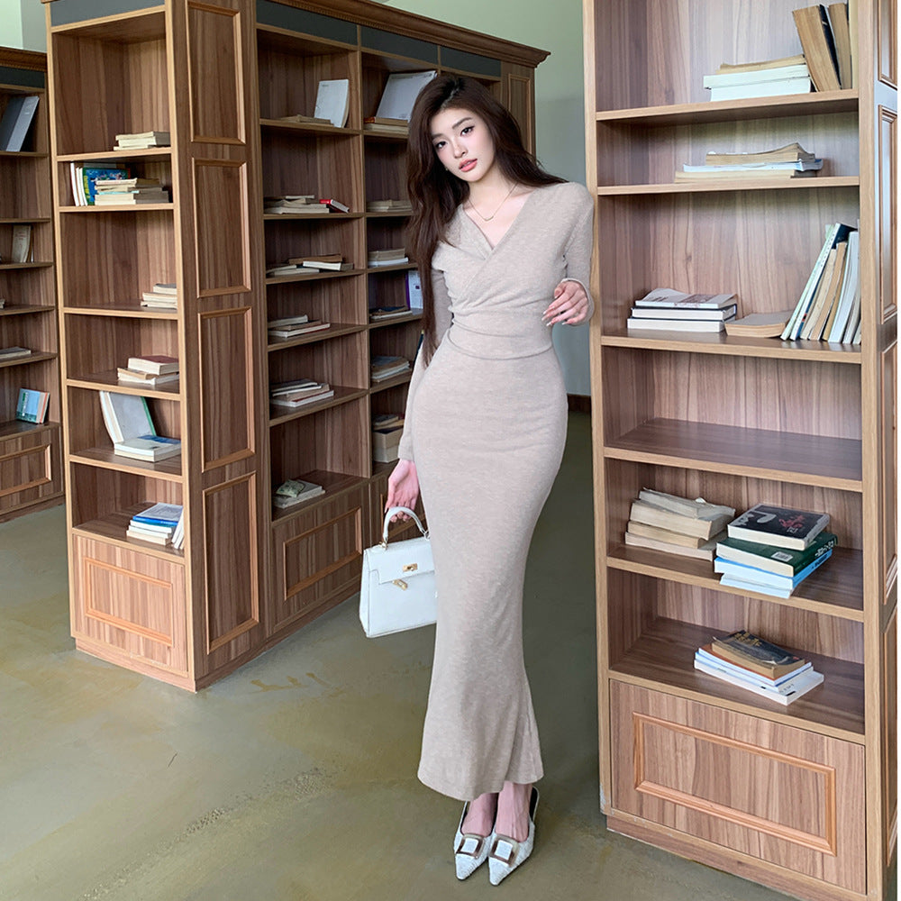 2025 Cross V-neck long-sleeved dress for women's autumn and winter new velvet slim-fitting straps slim hip-wrapped skirt, bottom long skirt