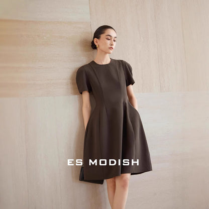 2025 ES MODISH Spring New Product Explosion  Hepburn Style Waist Crew Neck Dress Muse Fan Small Black Dress