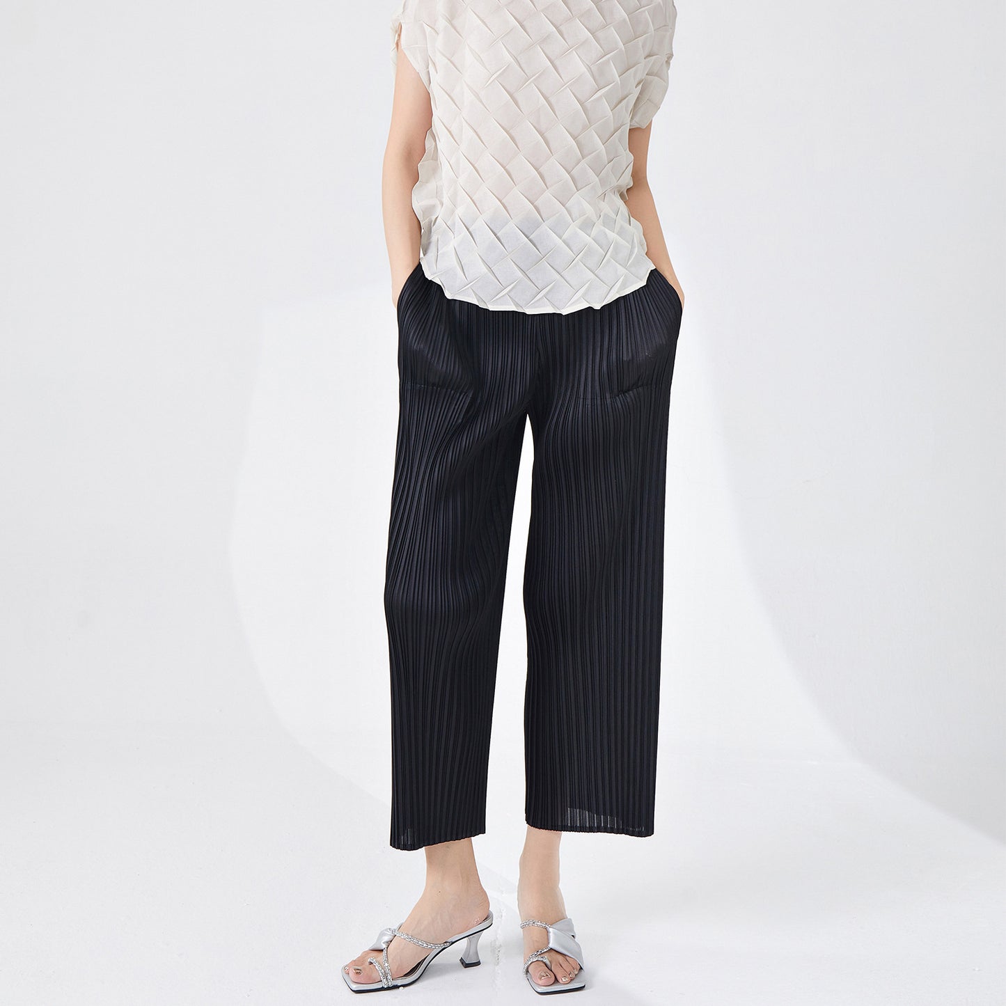 2025 hot pants casual women's counter quality fashion versatile with pocket nine-point straight casual pants ins tide