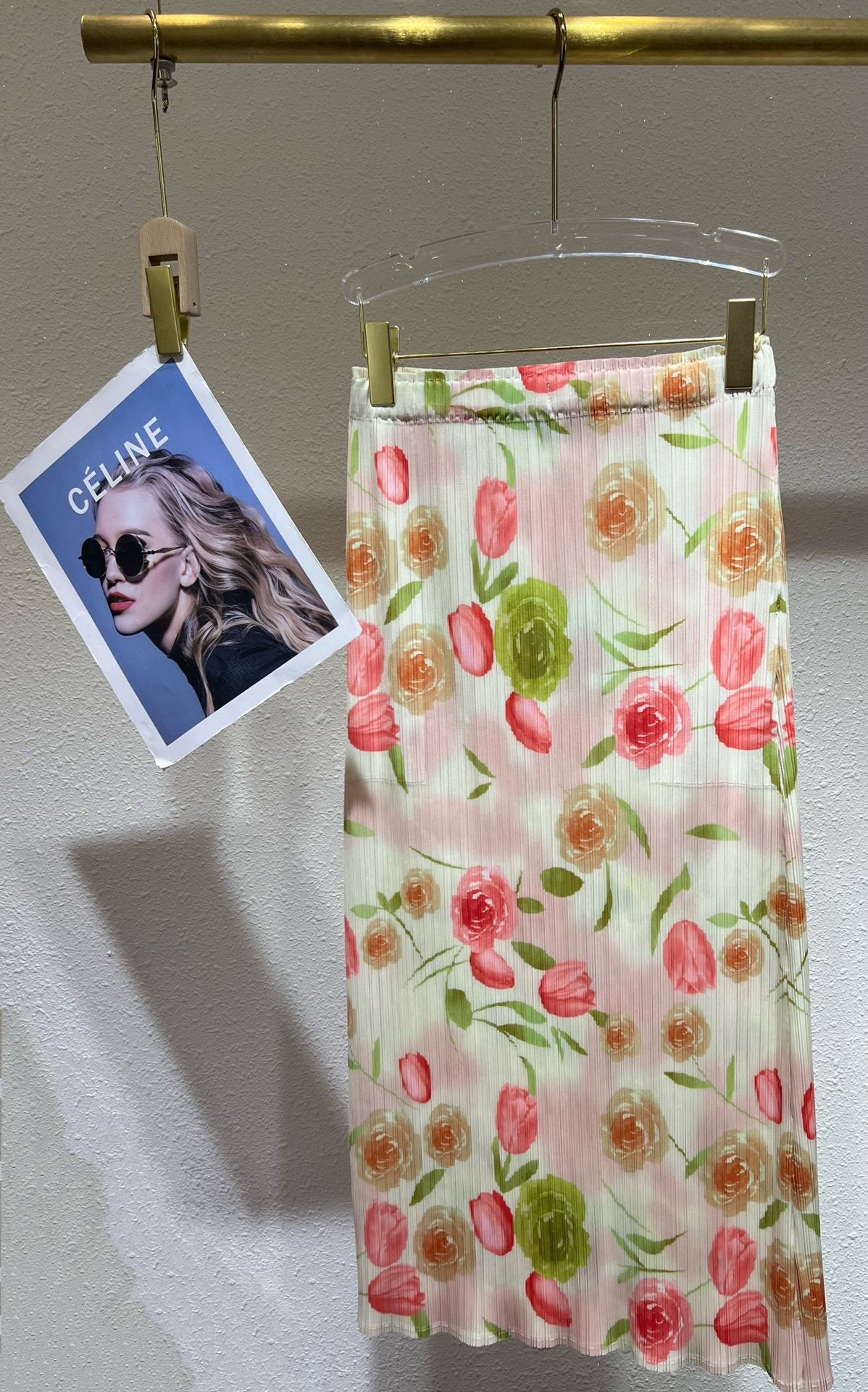 2025 Folded skirt women's hip skirt summer new Xiaohongshu hot sale retro Mizhai straight skirt