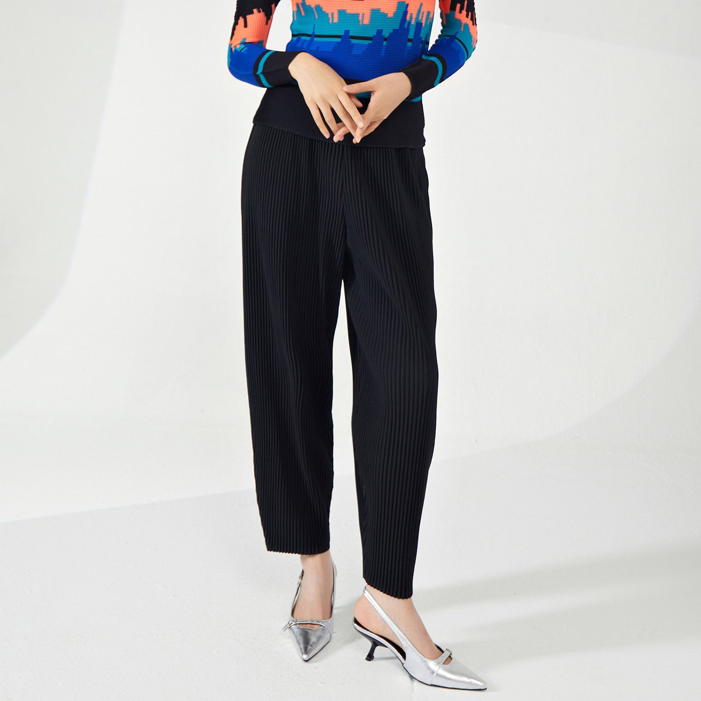 2025 counter pants women's spring and autumn high-end fashion versatile nine-point pants thick pleated casual Harlan pants Popular style