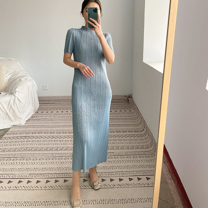 2025 hot-selling pleated dress women's short-sleeved long skirt summer new temperament high elasticity and thin medium and long skirt
