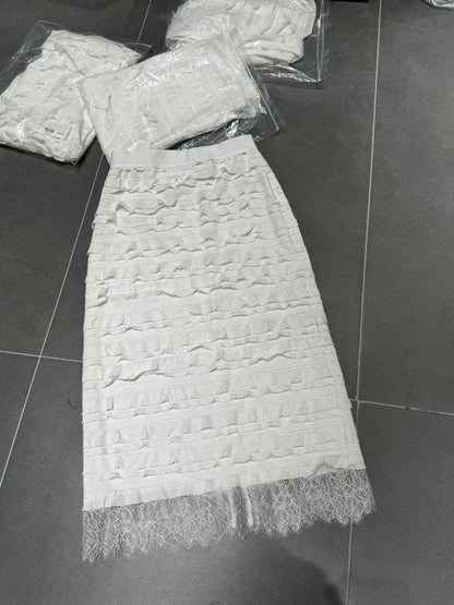 2025 Spring , fashionable pleated hem lace stitching slim versatile skirt