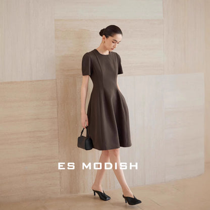 2025 ES MODISH Spring New Product Explosion  Hepburn Style Waist Crew Neck Dress Muse Fan Small Black Dress