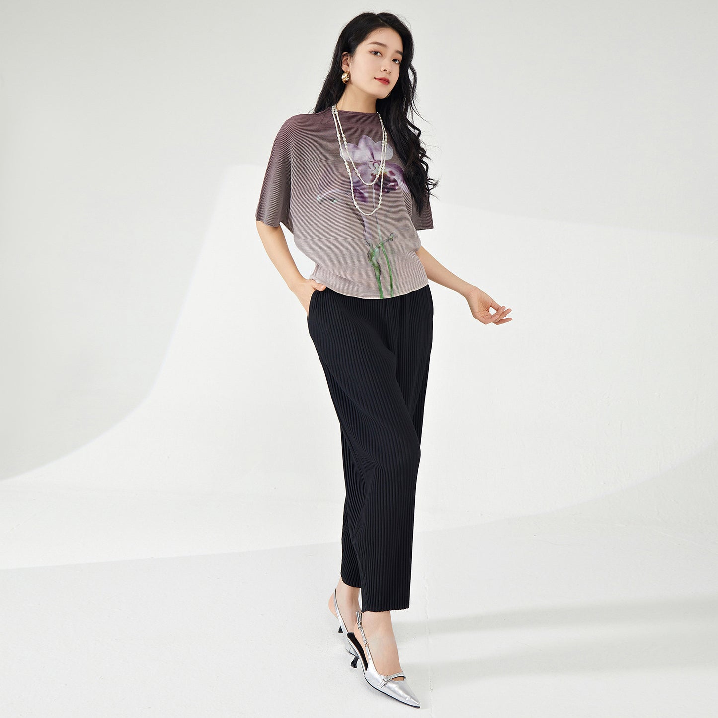 2025 counter pants women's spring and autumn high-end fashion versatile nine-point pants thick pleated casual Harlan pants Popular style