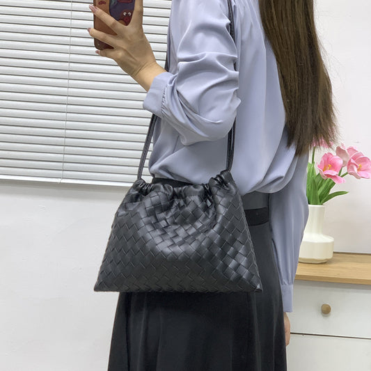 XAKXX Woven women's bag popular new dumpling bag female crossbody niche design lucky bag bag cloud bag one shoulder diagonal span bag tide