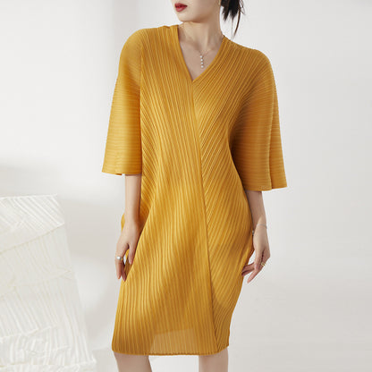 2025 Pleated dress women's high-end fashion loose simple spring and summer new bat sleeve skirt medium and long