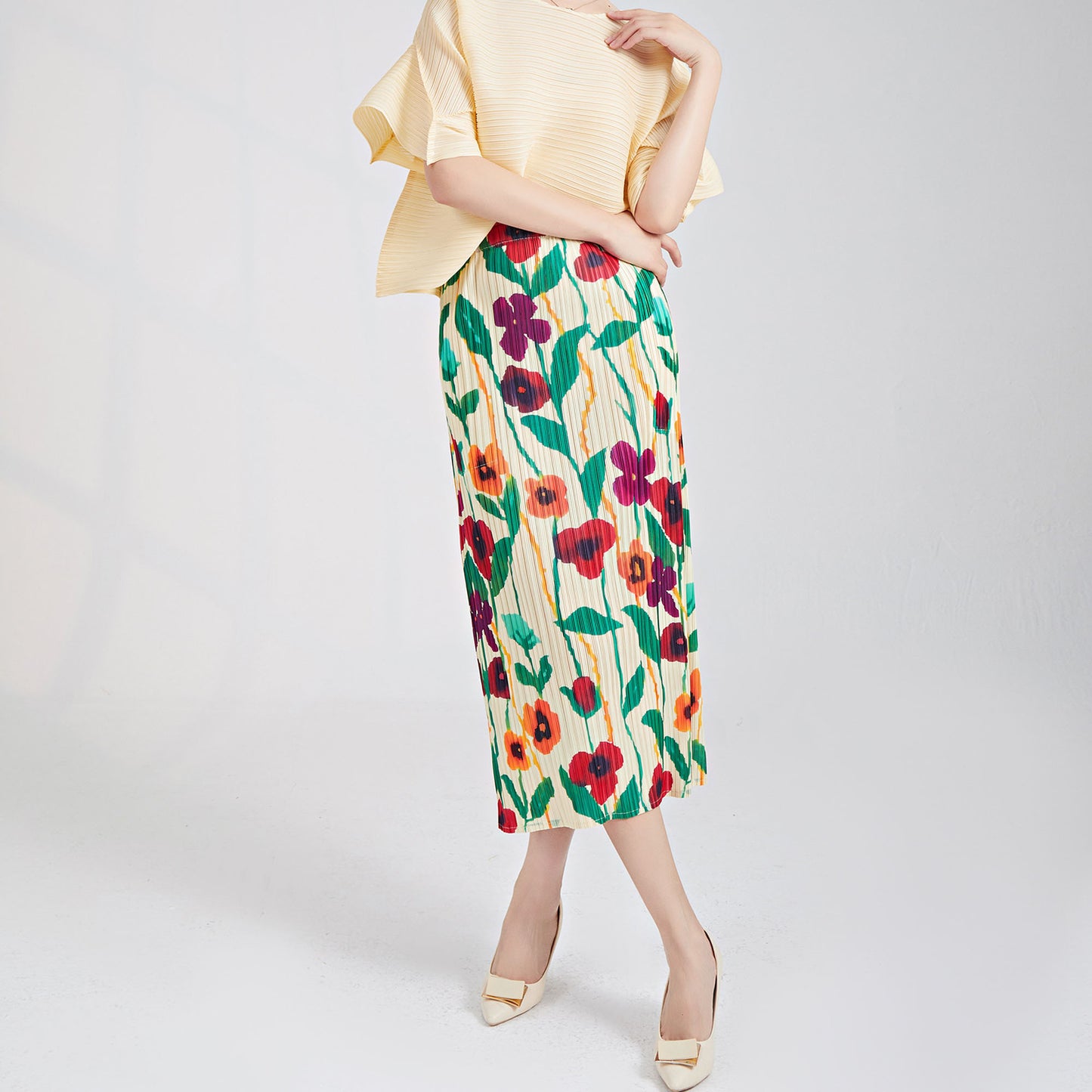 2025 Folded skirt women's hip skirt summer new Xiaohongshu hot sale retro Mizhai straight skirt