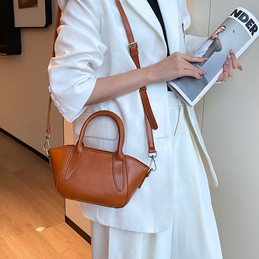 XAKXX Women's handbag popular autumn and winter new messenger bag versatile premium texture niche leather women's dumpling bag