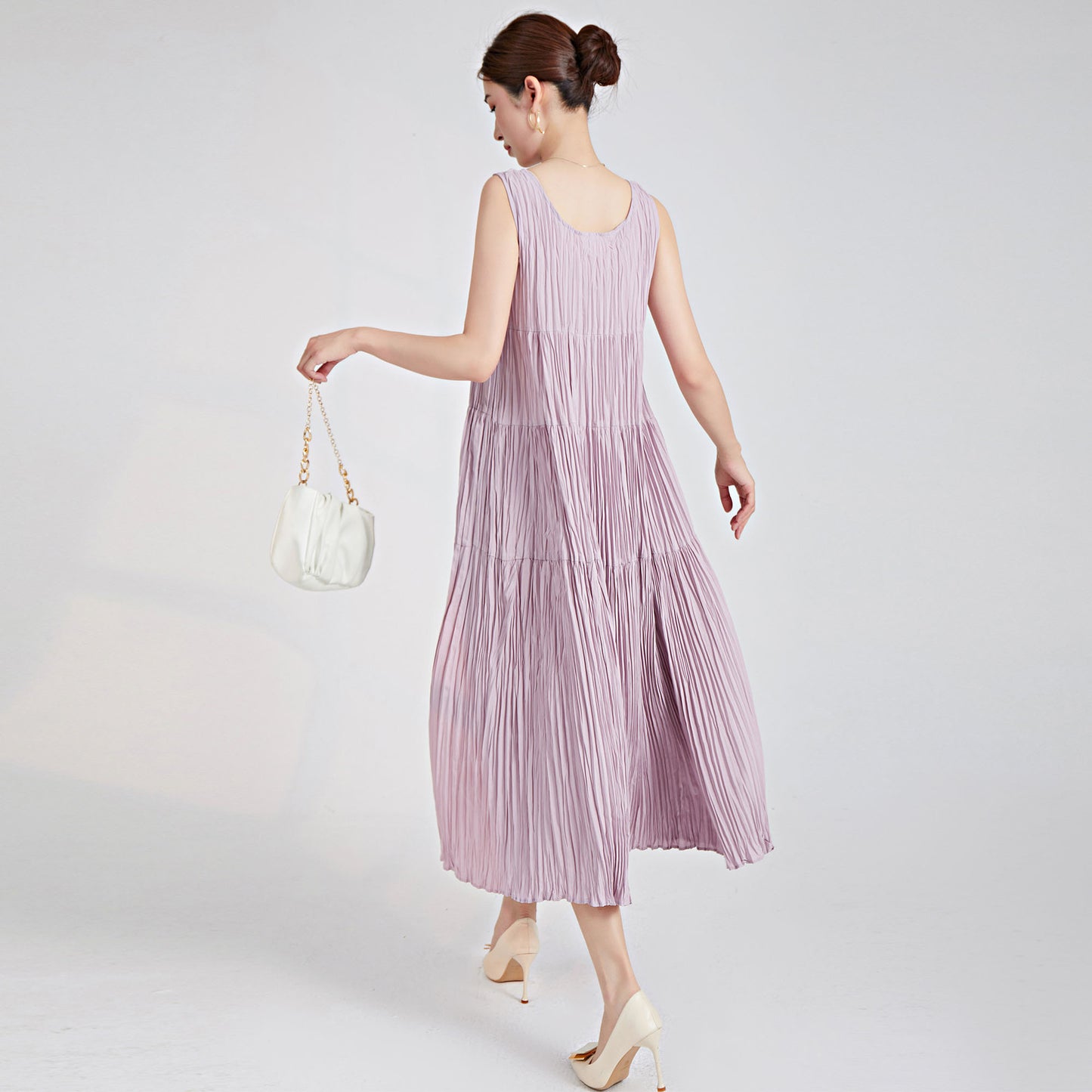2025 Women's summer dress round neck sleeveless loose drape medium and long a-shaped skirt elegant dress skirt pleated skirt