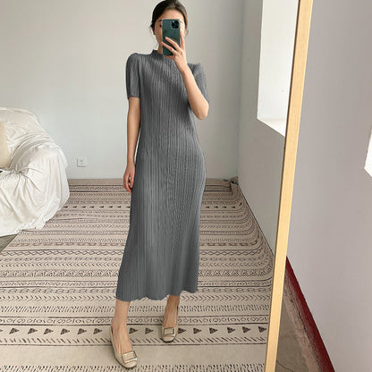 2025 hot-selling pleated dress women's short-sleeved long skirt summer new temperament high elasticity and thin medium and long skirt