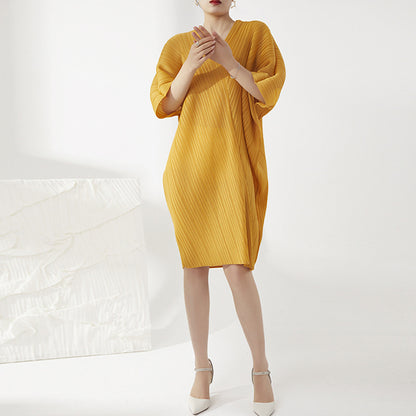 2025 Pleated dress women's high-end fashion loose simple spring and summer new bat sleeve skirt medium and long