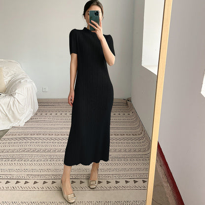 2025 hot-selling pleated dress women's short-sleeved long skirt summer new temperament high elasticity and thin medium and long skirt