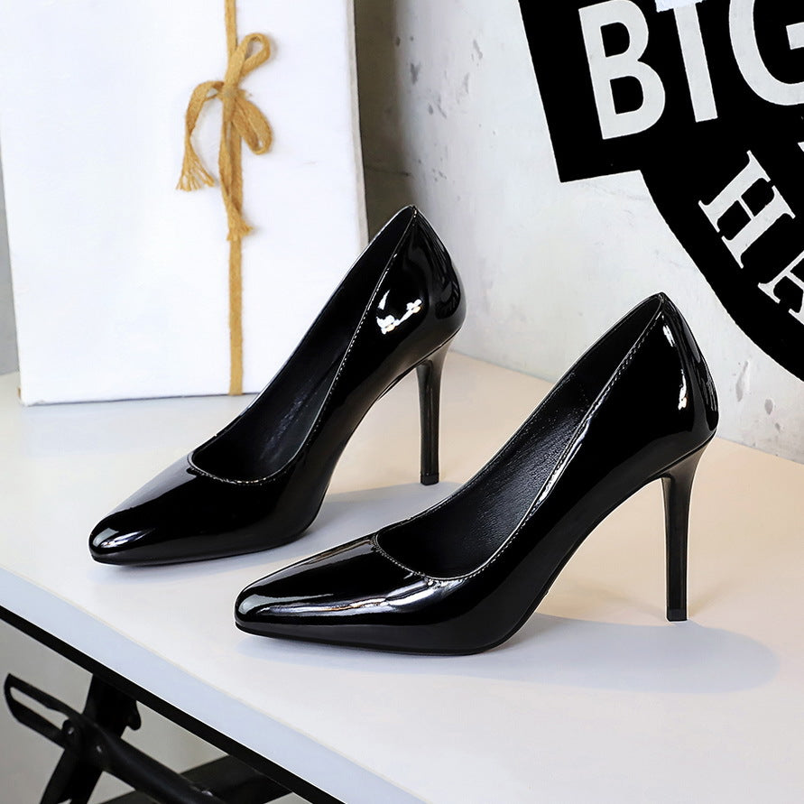 2025 8317 high-end banquet pointed high heels simple and fashionable patent leather glossy single shoes fashion shallow temperament women's shoes