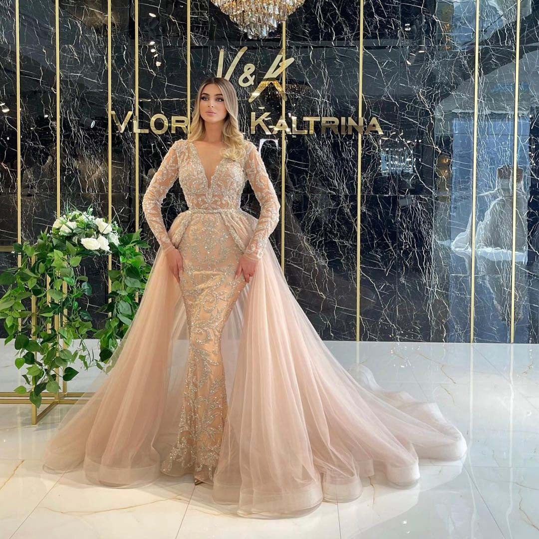 2025 New spring new 2025 women's clothing wedding dress temperament bridal trailing  simple long-sleeved dress