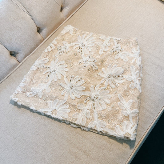 2025 retro light luxury three-dimensional disc flower pearl embroidery lace hip skirt Xiaoxiang celebrity temperament skirt