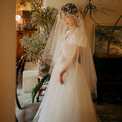 2025 White retro light wedding dress  new super fairy dream going out dress, thin temperament fluffy dress for women