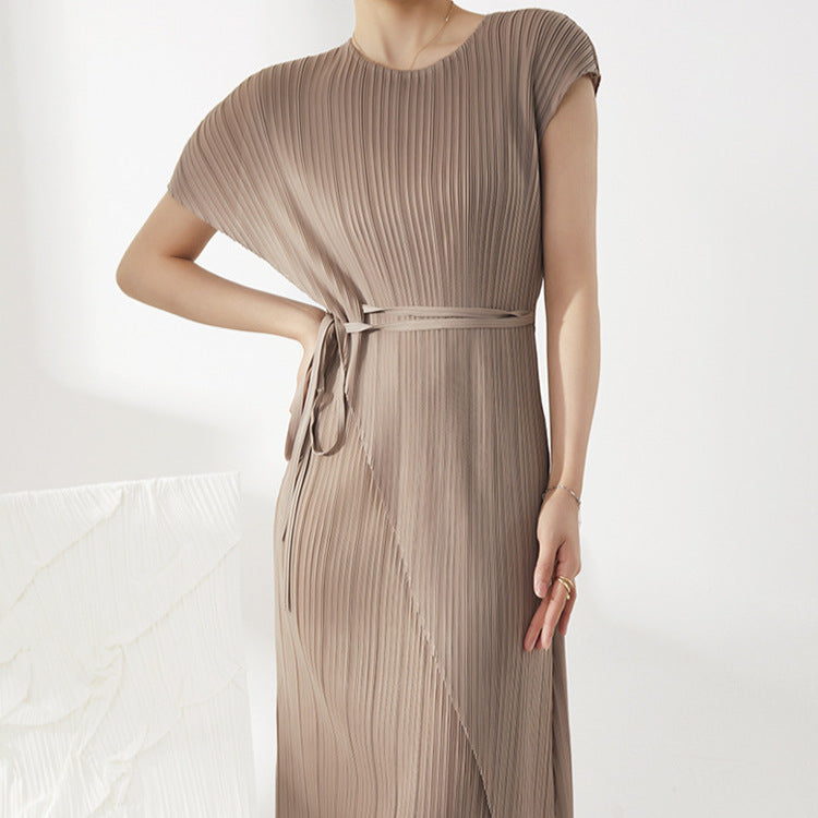 2025 Pleated dress temperament medium and long irregular design sense lace-up short sleeve loose high-end medium and long skirt