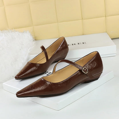 2025 3683-12 Korean version of one word with simple single shoes, comfortable wedged heel, shallow mouth, pointed head, low heel, versatile hand-scratched women's shoes