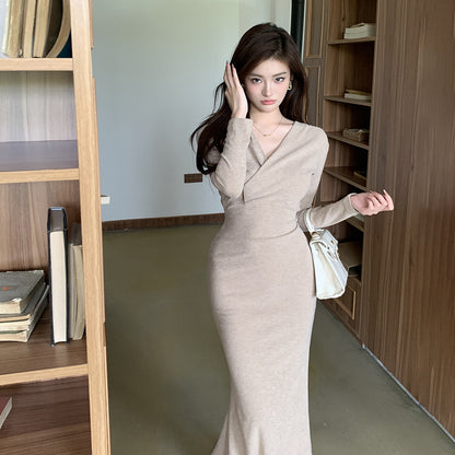 2025 Cross V-neck long-sleeved dress for women's autumn and winter new velvet slim-fitting straps slim hip-wrapped skirt, bottom long skirt
