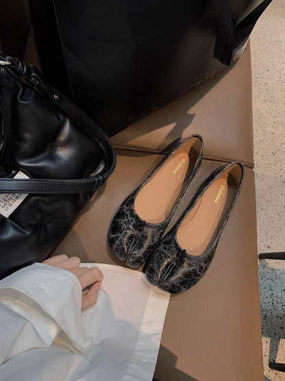 2025 Cowhide version~ 2025 new shoes of the same style, genuine leather pig's trotters, split-toed shoes, personalized shallow mouth flat-soled loafers, women's single shoes