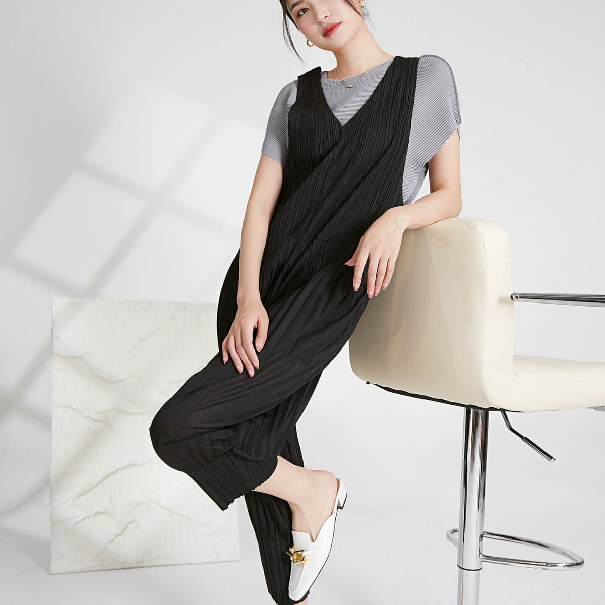 2025 counter jumpsuit women's high-end fashion loose casual zipper spring and summer versatile pleated overalls Popular style