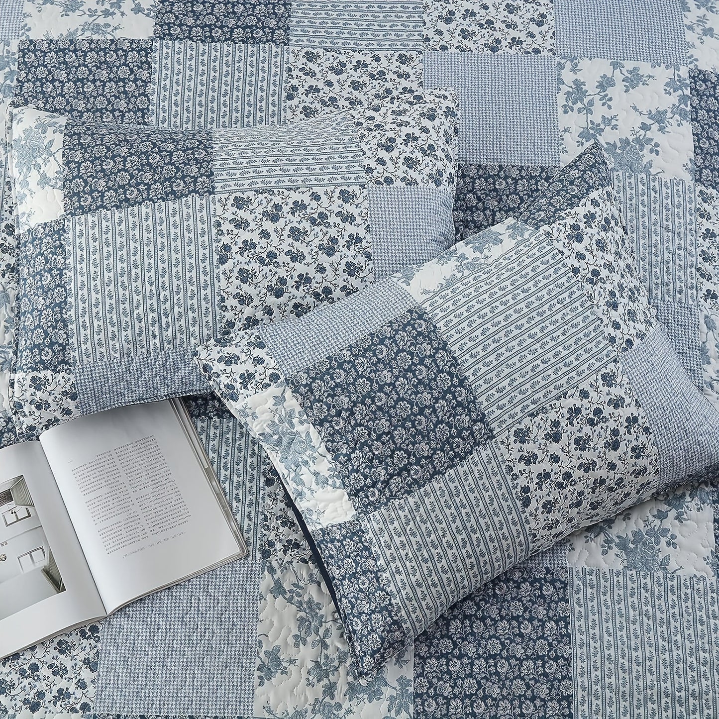 Patchwork Bedding Set: 3-Piece Floral Quilted Bed Cover/Bedspread with 2 Pillowcases, Soft and Breathable, Perfect for a Comfortable Bedroom Decor