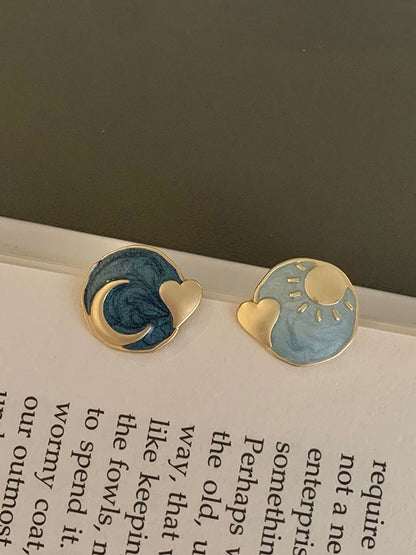 xakxx Vintage Asymmetric Sun Moon Shape  Earrings