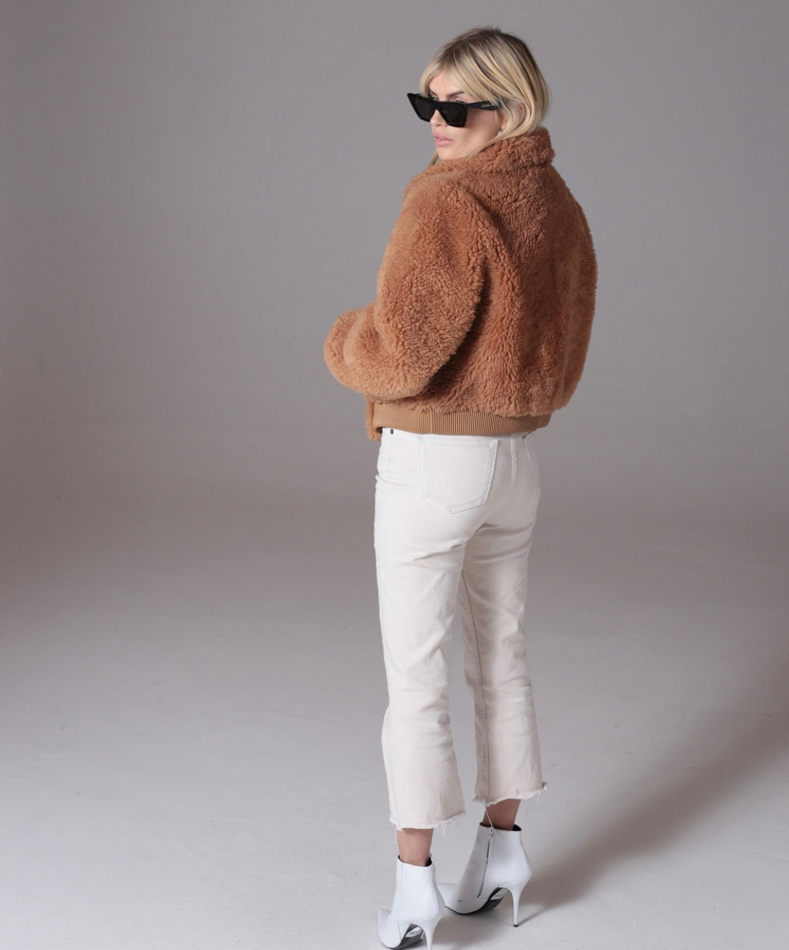 xakxx Autumn Winter Fashion Women Faux Fur Fluffy Coat Female Zipper Furry Coats Short Jackets Ladies Thick Warm Outerwear