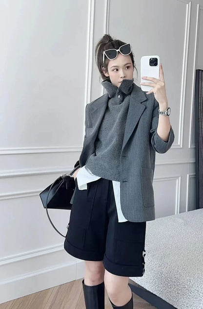 xakxx xakxx- artistic cashmere vest is free and easy to look at, with a sense of design. Wool turtleneck knit.