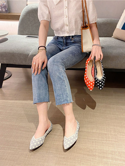 xakxx Contrast Color Pointed-Toe Polka-Dot V-Cut Low Heels Flat Shoes