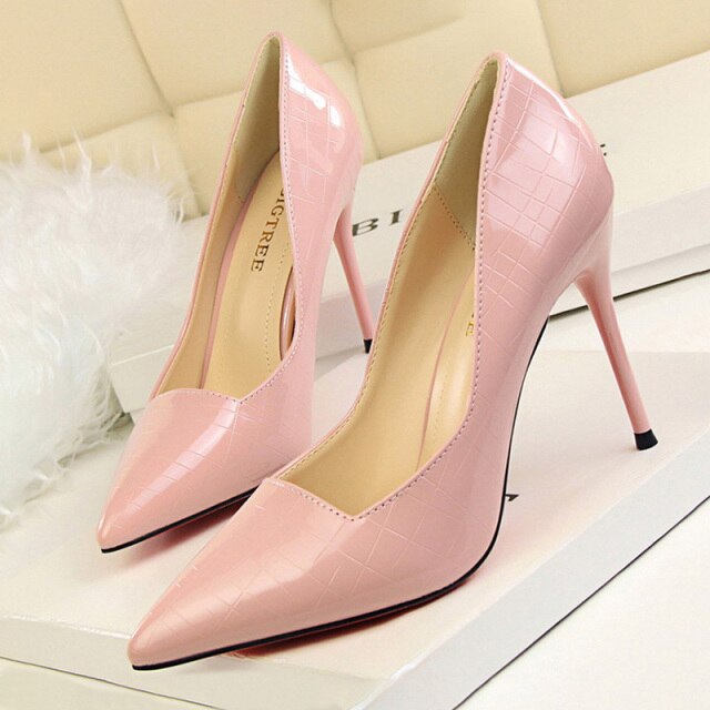 xakxx Fashion Women Pumps Patent Leather High Heels Shoes Women Stiletto Wedding Shoes Women Heels Plus Size 41 42 43