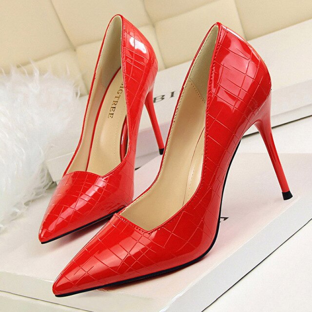 xakxx Fashion Women Pumps Patent Leather High Heels Shoes Women Stiletto Wedding Shoes Women Heels Plus Size 41 42 43