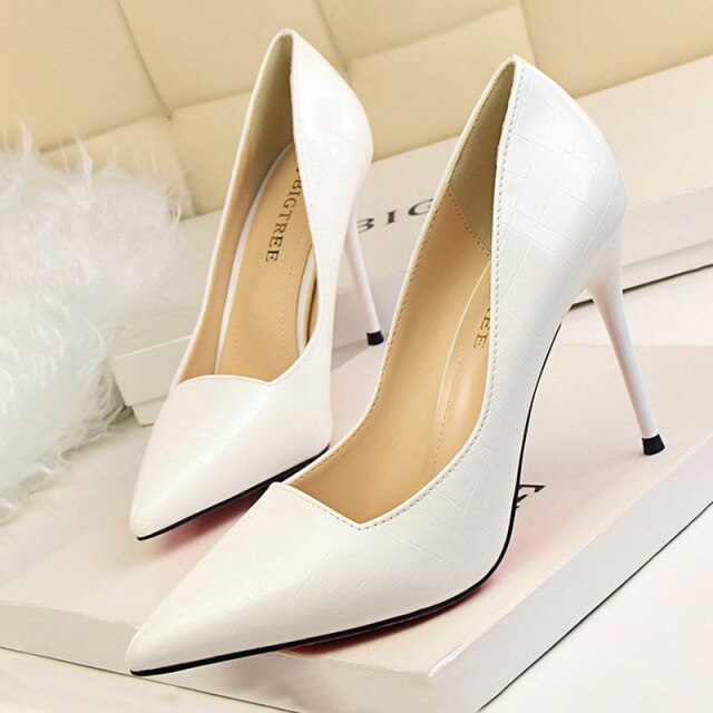xakxx Fashion Women Pumps Patent Leather High Heels Shoes Women Stiletto Wedding Shoes Women Heels Plus Size 41 42 43